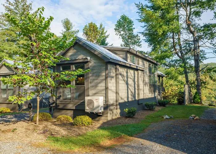 Asheville River Cabins, Worldhotels Backdrop